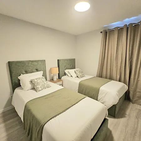 Garajau Palace Sea View I דירה קאניקו