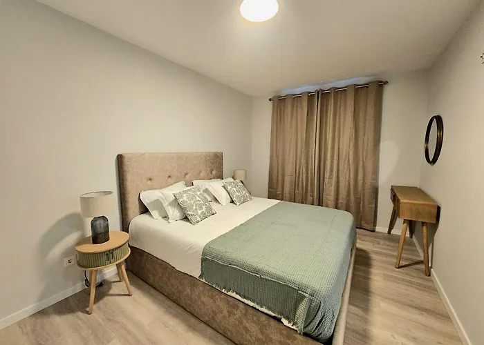 Garajau Palace Sea View I דירה *